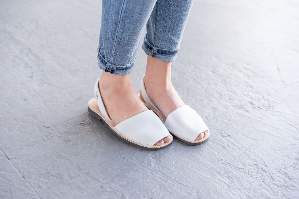 Pons Avarcas Classic Women's Sandals | White